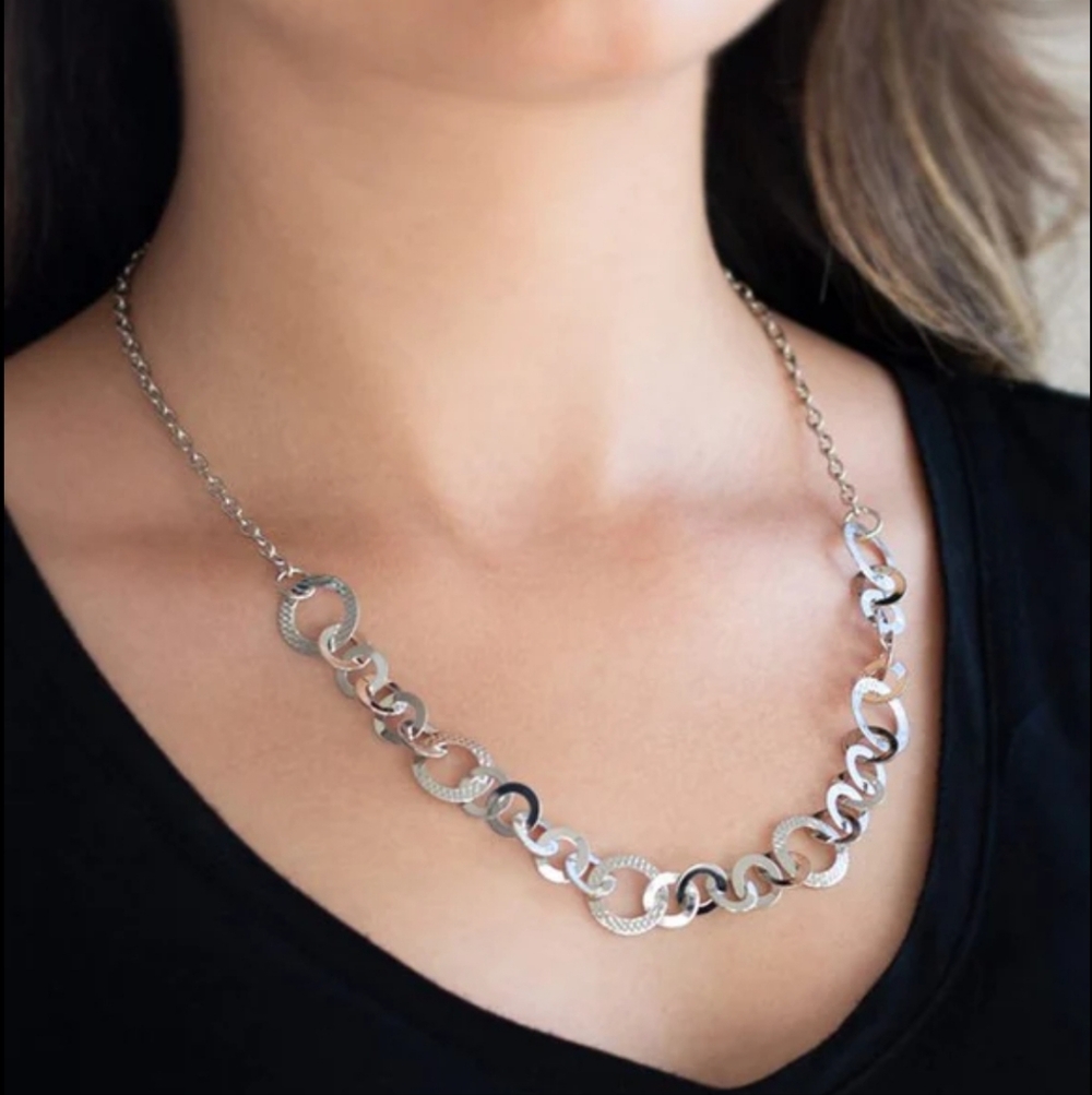 Paparazzi Move It On Over Silver Disc Chain Necklace And Earrings Set New